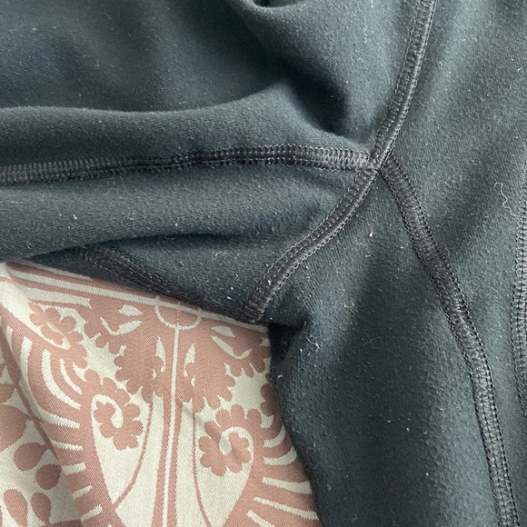 Lululemon In Stride Black Jacket Sz 6 - Picture 11 of 12